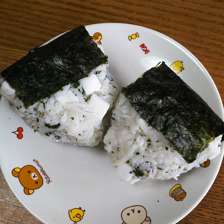 はんぺん&しらす&ワカメのおにぎり